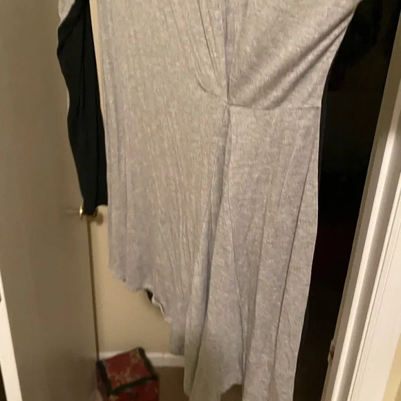 White black medium shirt - Picture 3 of 5